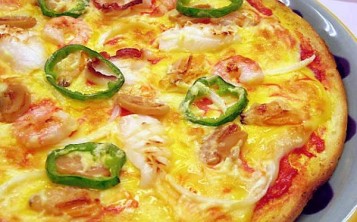 Plastic replicas of dishes - Pizza
