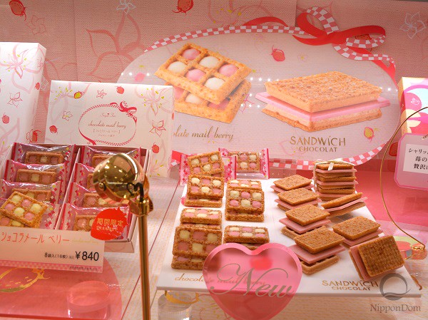 Restaurant showcase design with big background images emphasizing food replicas