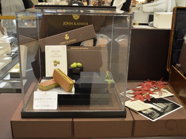 Food replica showcase with holiday and seasonal décor for restaurant display