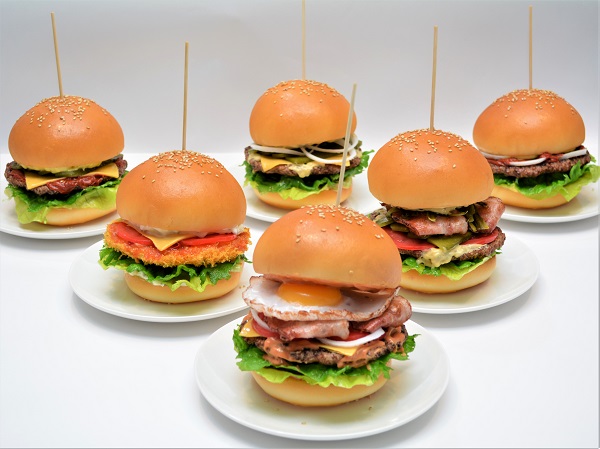 Burger replicas with Nippon Dom