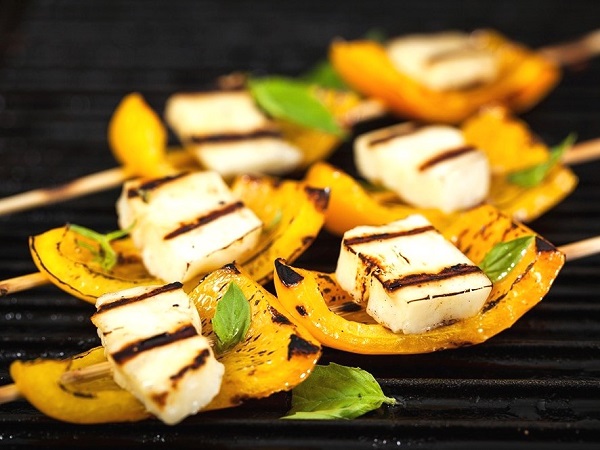 Grilled pepper with cheese