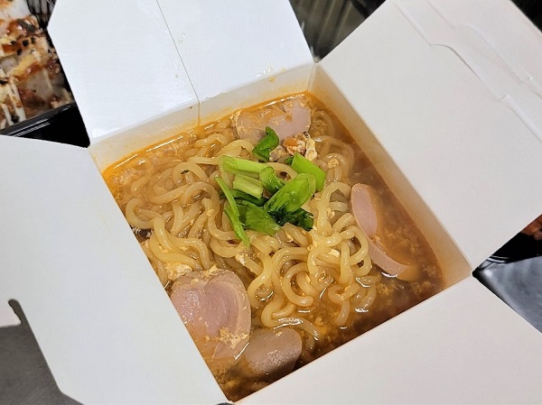 Wok Noodles with Sausages