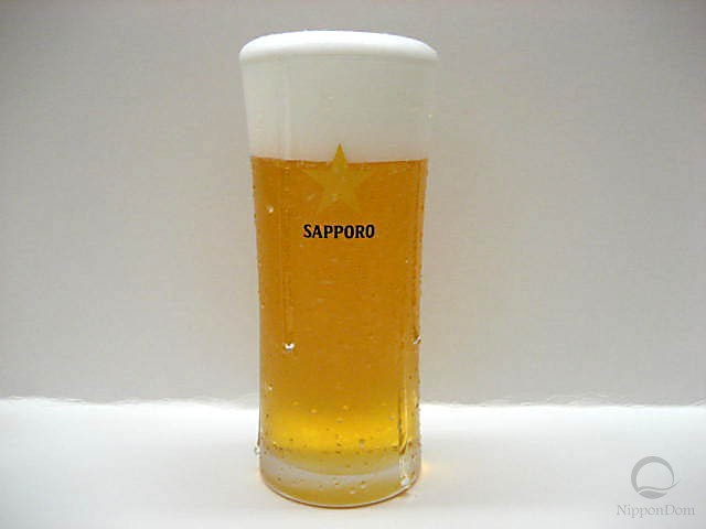 Glass of beer "Sapporo" (300 ml)