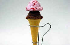 Chocolate and strawberry ice cream