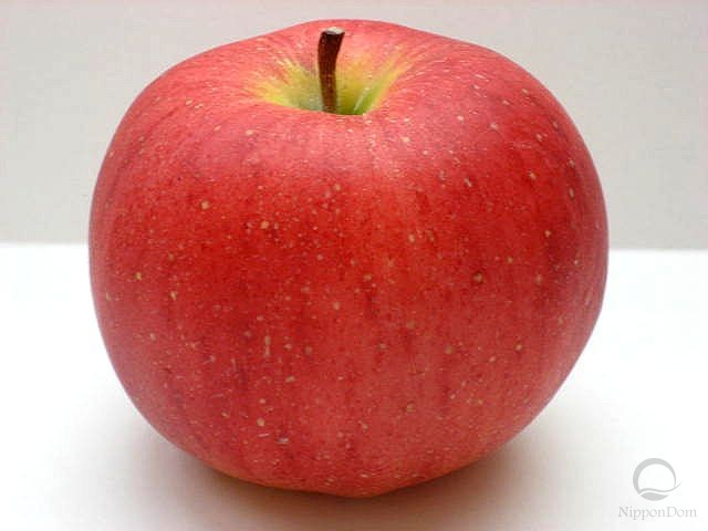 Fuji apple (large)-2
