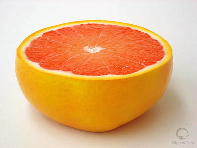 Half-cut ruby grapefruit (large)