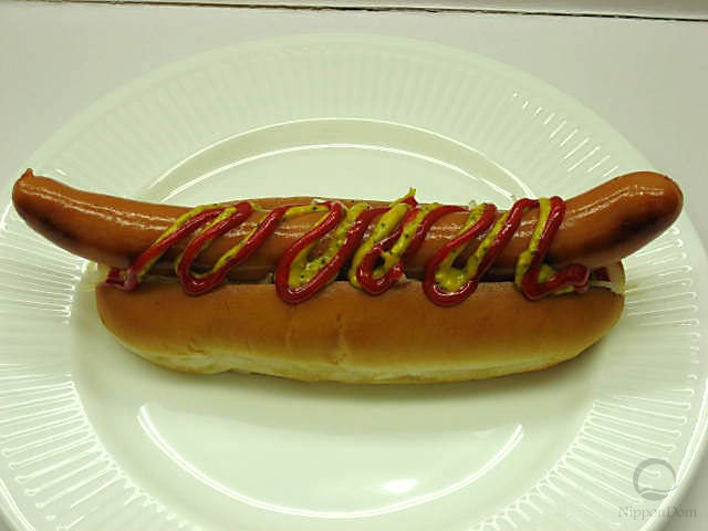 Hot dog with a vienna sausage-2