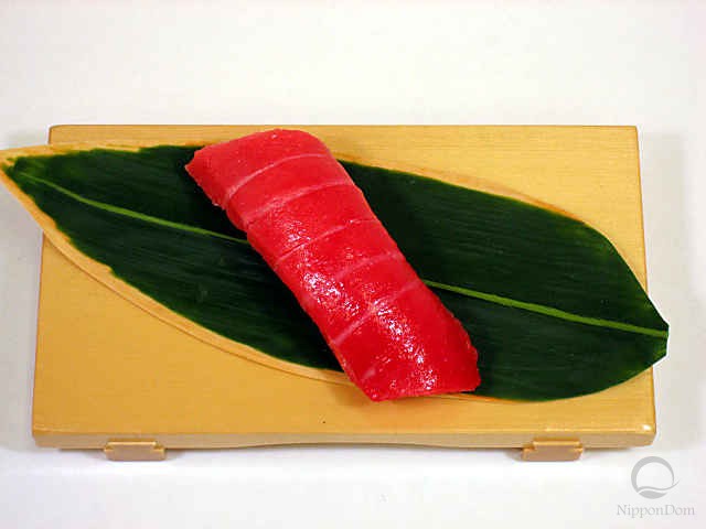 Replica of sushi "Tuna medium fat (4)"