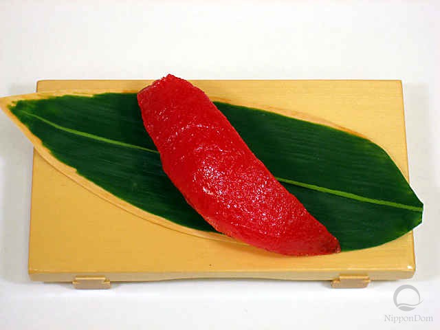 Муляж суши "красный тунец (10)"