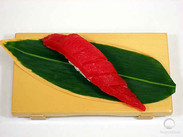Муляж суши "красный тунец (11)"