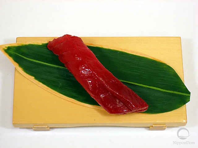 Муляж суши "красный тунец (12)"