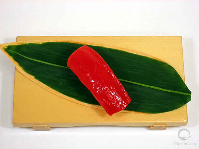 Муляж суши "красный тунец (3)"