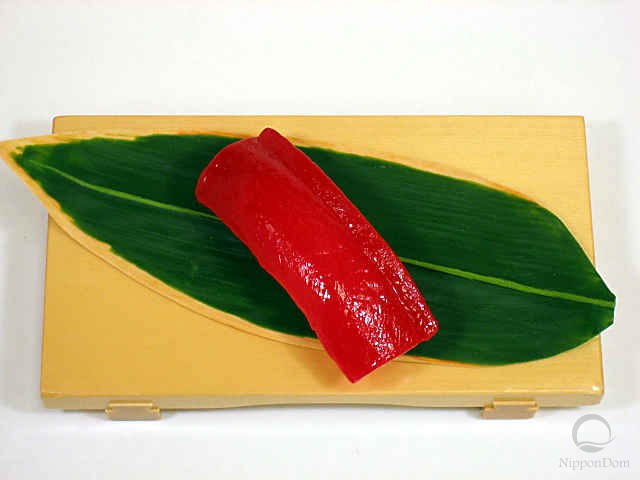 Муляж суши "красный тунец (4)"