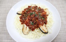 Spaghetti with eggplant and meat sauce