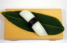 Replica of sushi “squid (4) with nori seaweed”