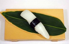 Replica of sushi “squid (6) with nori seaweed”