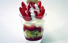 Strawberry parfait-4 (glass 90x78mm)