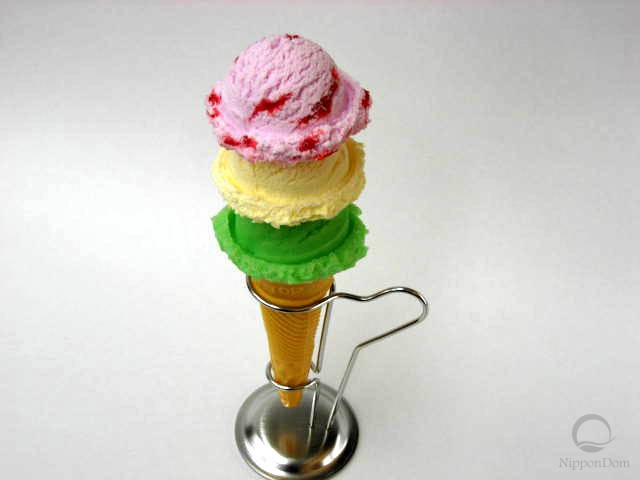 Strawberry, vanilla and melon ice cream