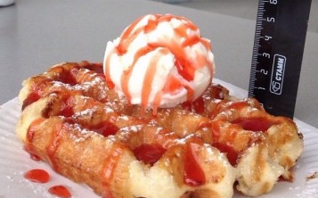 Waffle "Ice-cream-topping"