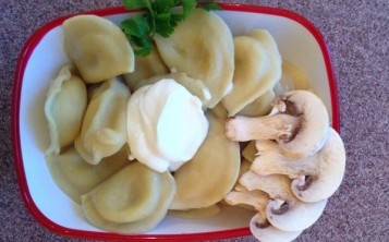 Dumplings with Mushrooms 